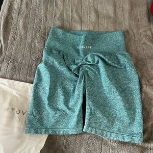 Nvgtn teal scrunch seamless shorts size L